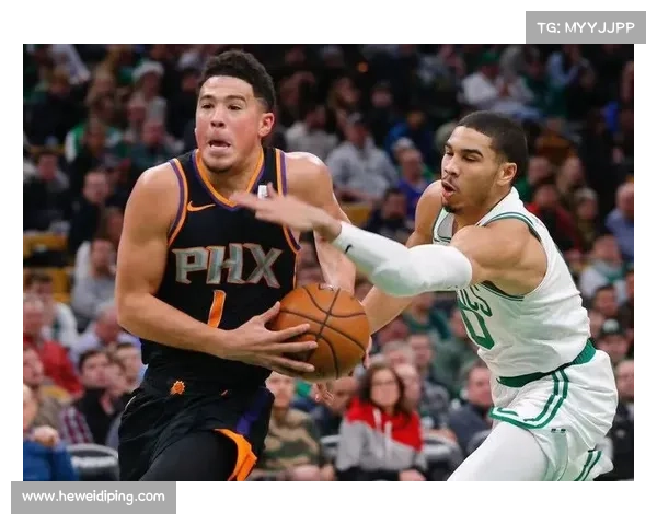 布克在比赛中的心理调控与应对策略分析：从压力管理到关键时刻的决策逻辑